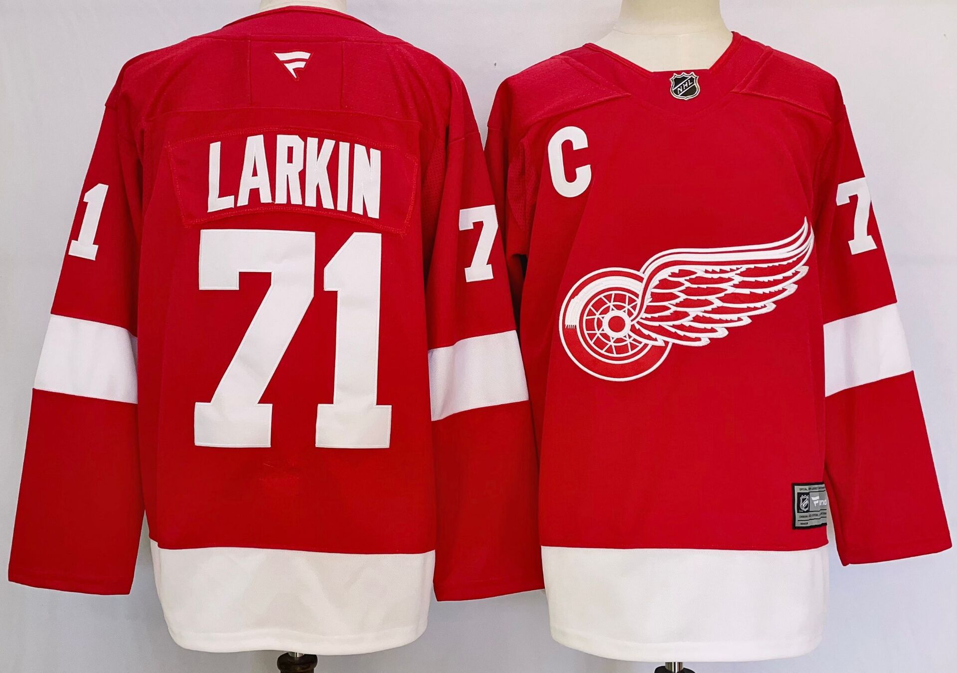 Men Detroit Red Wings #71 Larkin Red 2025 Home Premier Player NHL Jersey